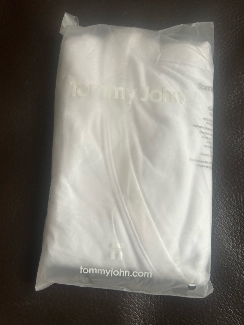Men’s Tommy John Cool Cotton Stay Tucked V Neck Medium Size